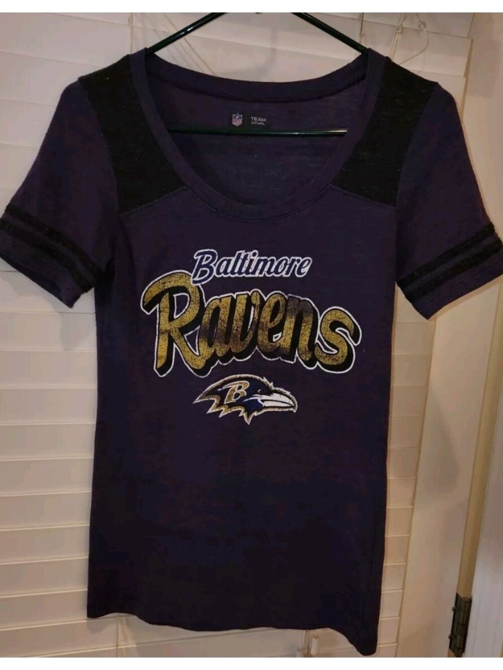 Women’s NFL BALTIMORE RAVENS Purple T-Shirt SMALL preowned